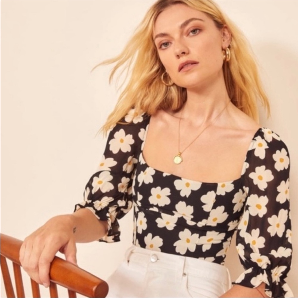 Reformation Georgia Top in Daisy